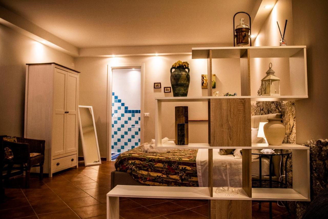 Casa Francy Villa คาสเตลโมลา ภายนอก รูปภาพ