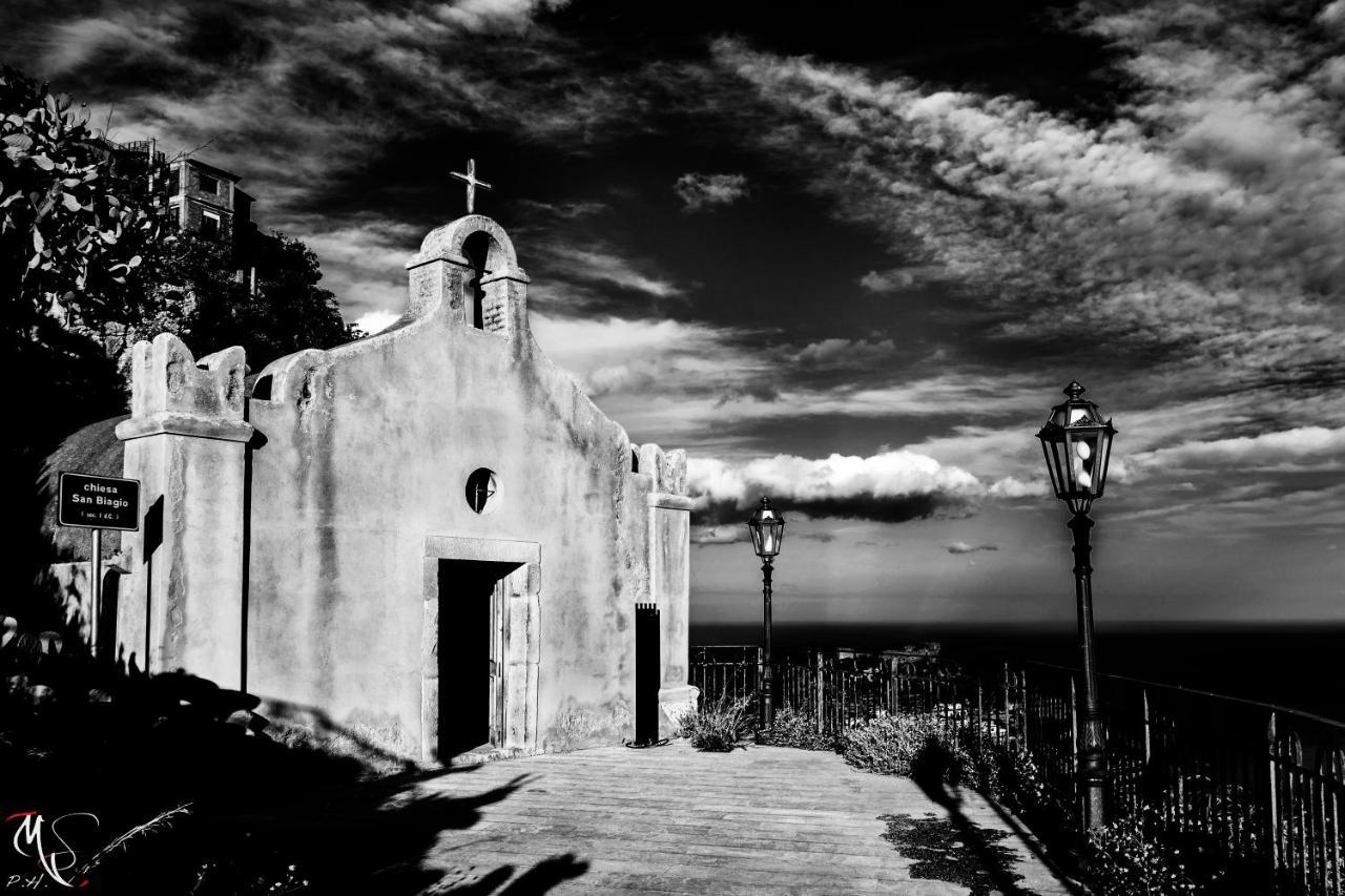 Casa Francy Villa คาสเตลโมลา ภายนอก รูปภาพ